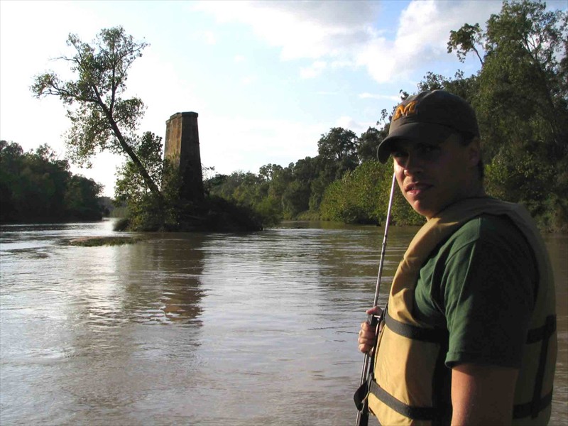 Tracking blue suckers in the Lower Colorado River, Texas